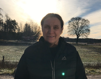 Christina Winblad framför kohage